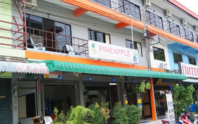 Pineapple Guesthouse Karon