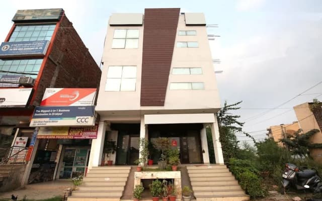 OYO 9631 Hotel Oak