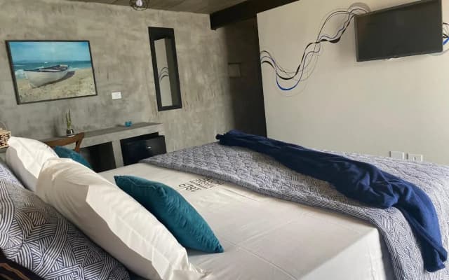 1819 Marine Hotel