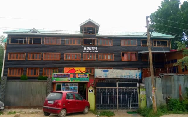 Goroomgo Rooma Srinagar
