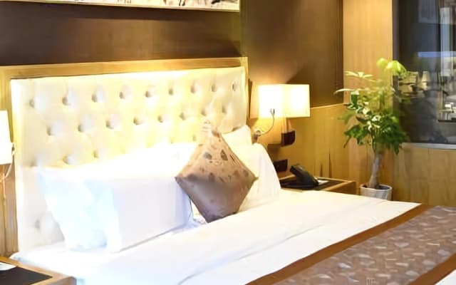 Lvcheng Zhongzhou International Hotel