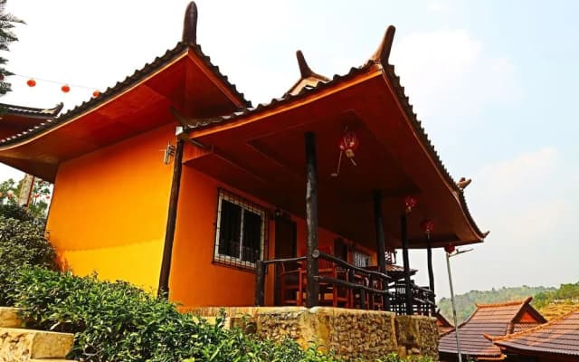 Chasa Rakthai Resort