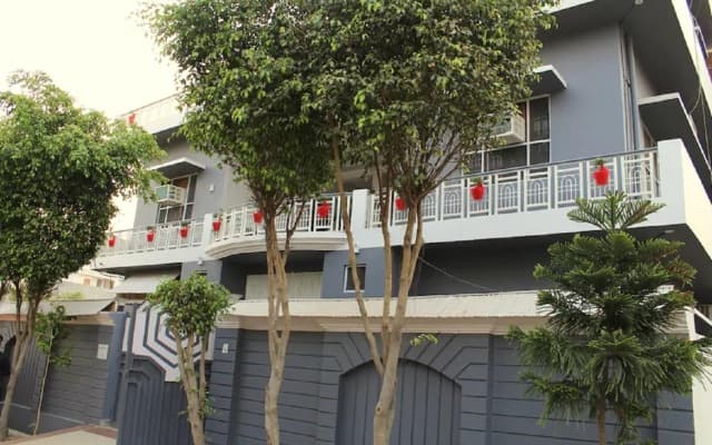 Goroomgo Krishna Residency Bareilly