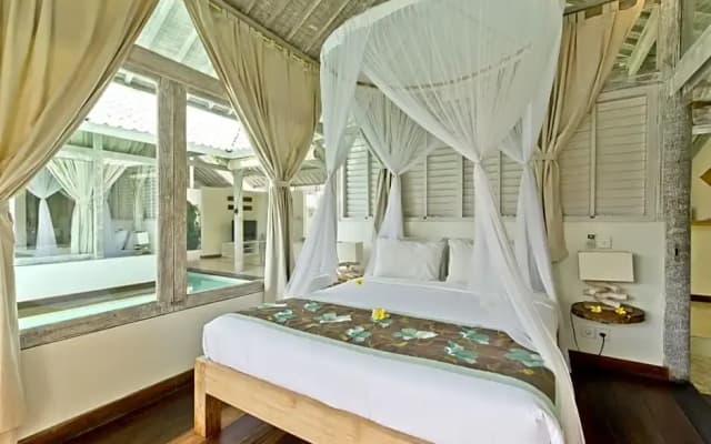 Villa Laksmana Hideaway 2 - Surrounded by water- 2bd villa with fantastic pool!
