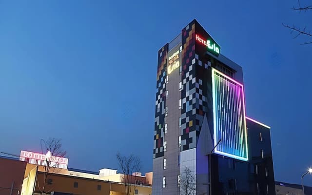 Esia Hotel