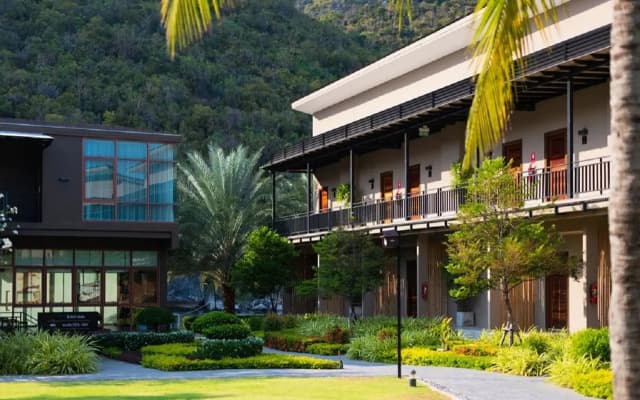 La Isla Pranburi Beach Resort