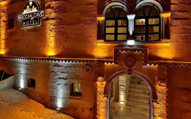 Maccan Cave Hotel