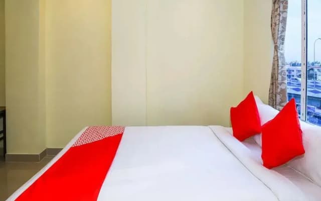 G R Hospitality By OYO Rooms
