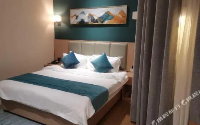 Xinniu Hotel (Chongqing Hua Xi cultural center)