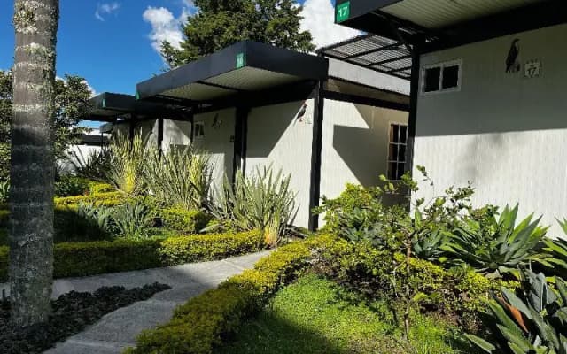 Isak Hotel & Golf Aeropuerto