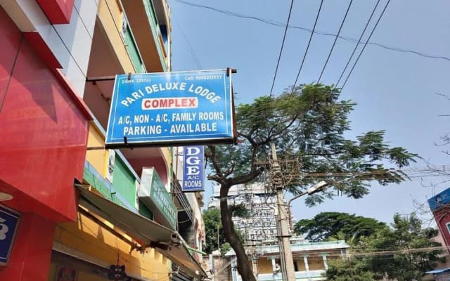 Parisha Residency - Temple Side Hotel