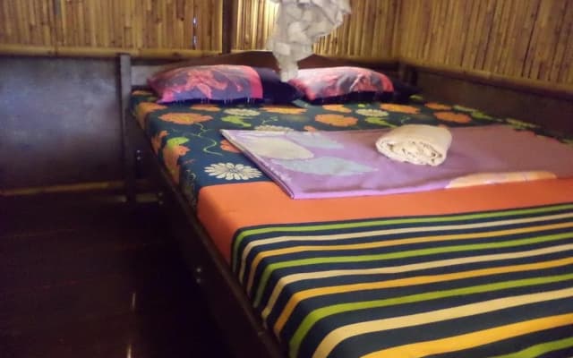 Topi Inn