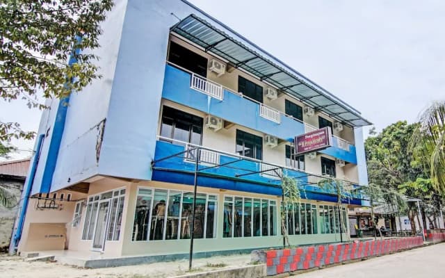 Hotel O Penginapan Thoybah Syariah Near Pondok Pesantren UMAR BIN KHATAB km 9 garuda sakti