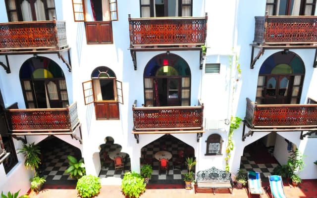 Dhow Palace Hotel