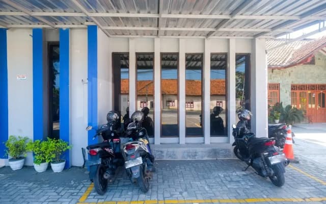 Hotel Andono Near Yia Mitra RedDoorz