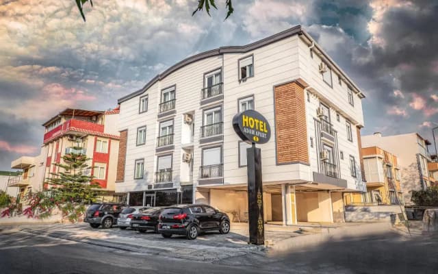 Adam Apart Hotel 2