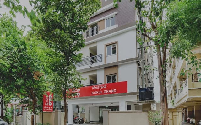 OYO 28637 Gokul Grand
