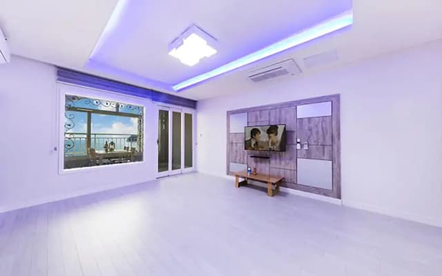 Geoje Beach Mongdol House Pension