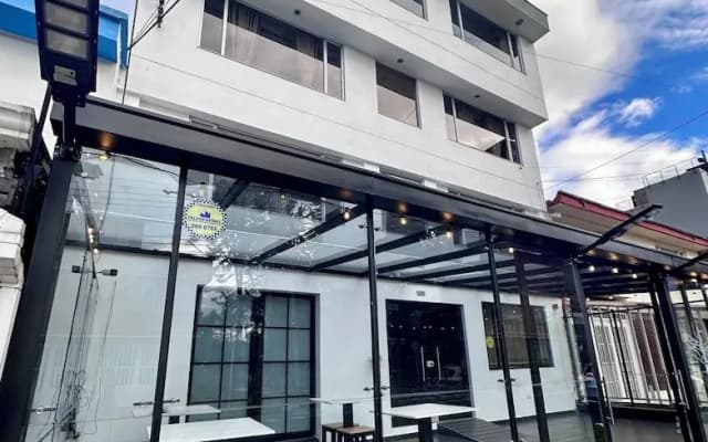 Hotel Embajada 44