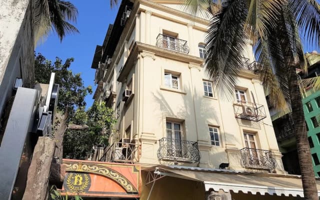 Hexa Benzy Palace