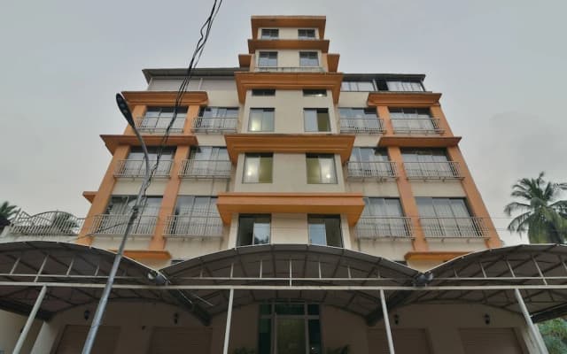 OYO 12993 Pramila Court
