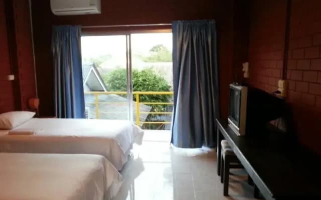 Ekanake Hotel @Thap Sakae