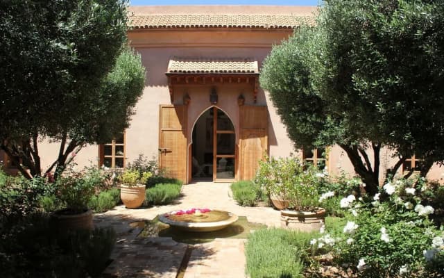 Palais Claudio Bravo