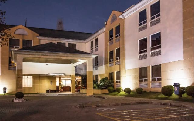 Hotel Cassino Tower Curitiba Aeroporto By Nacional Inn