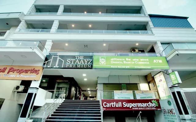 Hotel Staayz Premium