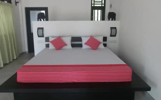 Seagulls Beach & Garden Cabanas