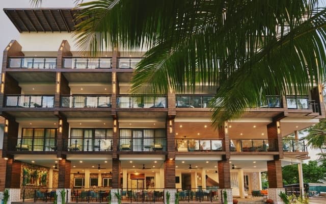 Beach Hotel Dhigurah
