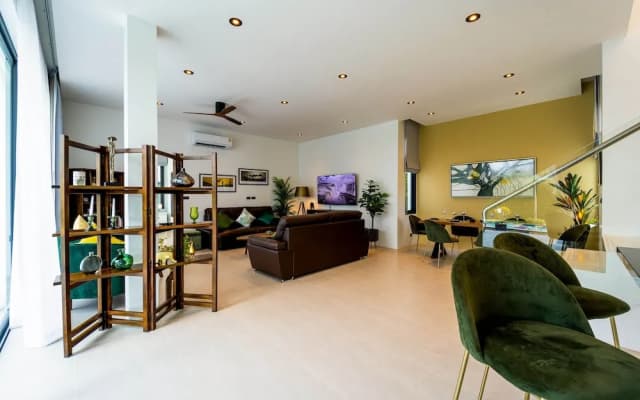 Luxury 6 Bed Private Pool Villa - LLW