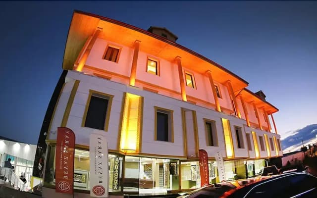 Beyaz Saray Otel