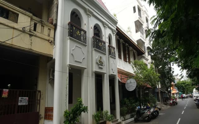 Rebel De Pondicherry