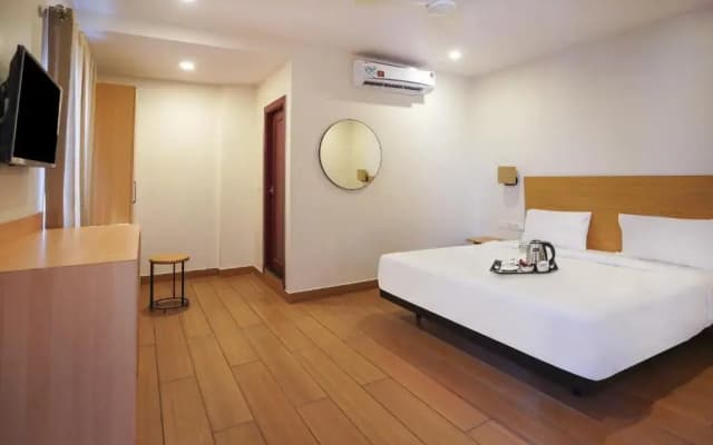 Super OYO Townhouse 942 The Pallagio
