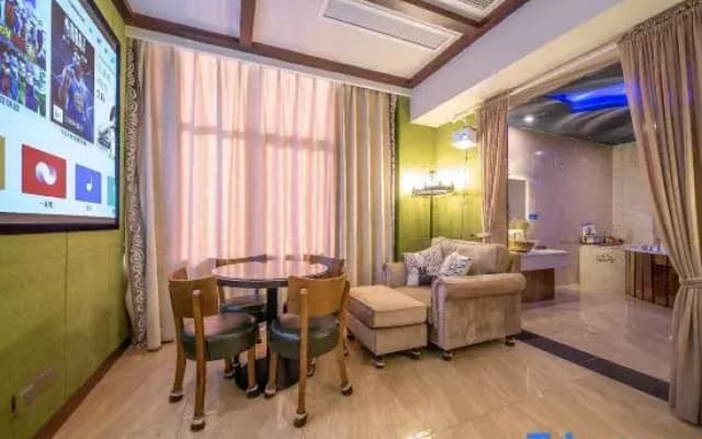 Rugao Wonderland Midi Hotel (RT Mart Wuyue Plaza Store)