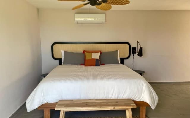 Catalina Tropical Lodge