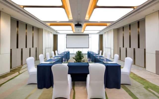 Holiday Inn Zhengzhou Riverside By Ihg