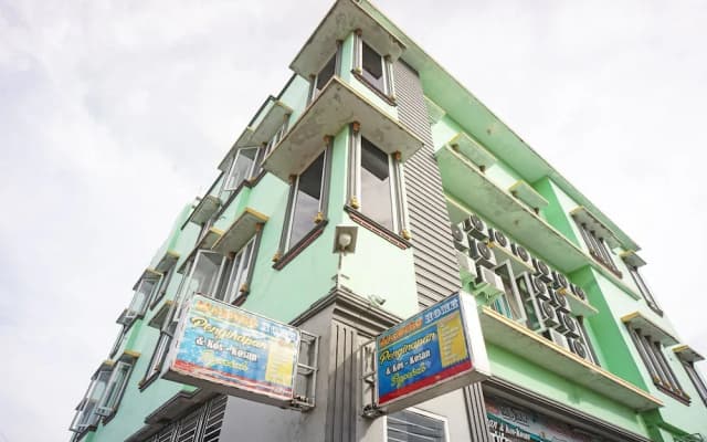 OYO 93355 Maestro Home Syariah