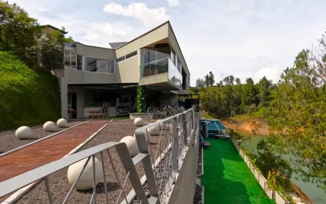 EleMYNT LifeStyle Hotel
