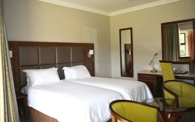 Mpongo Private Game Reserve River Lodge