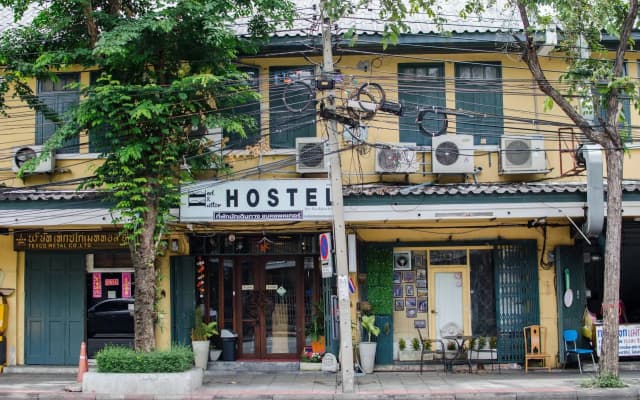 Bed & Butler Hostel