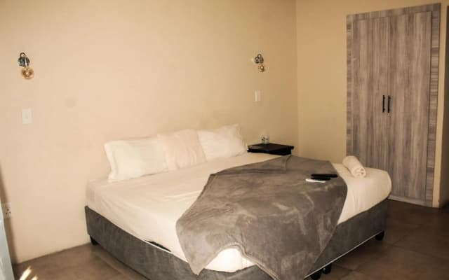 Ingwenya Guesthouse
