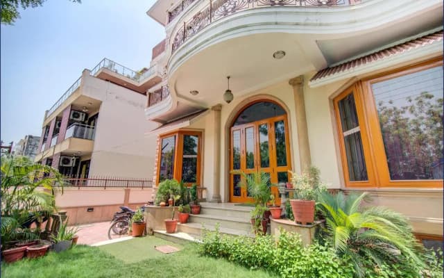 Hotel Ashray Noida