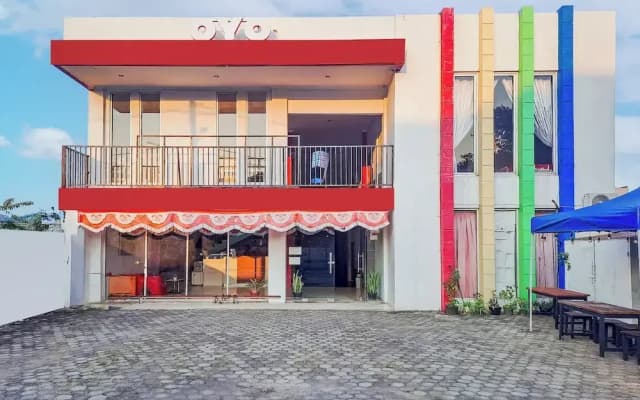 Hotel O Enggal Near Gor Saburai Formerly Hotel Pelangi