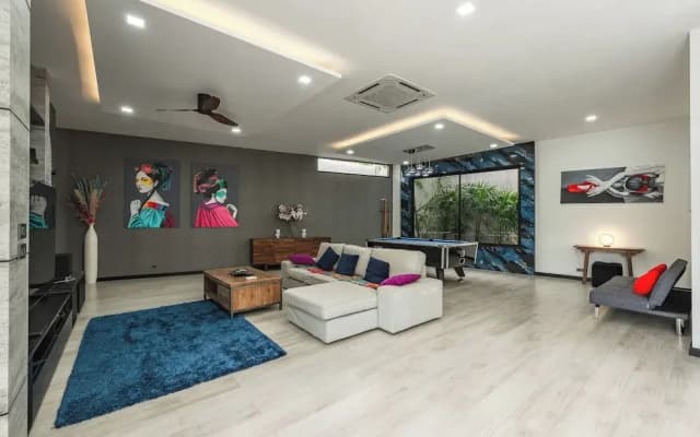 3BR Near Beach Tub & Pool Table V204