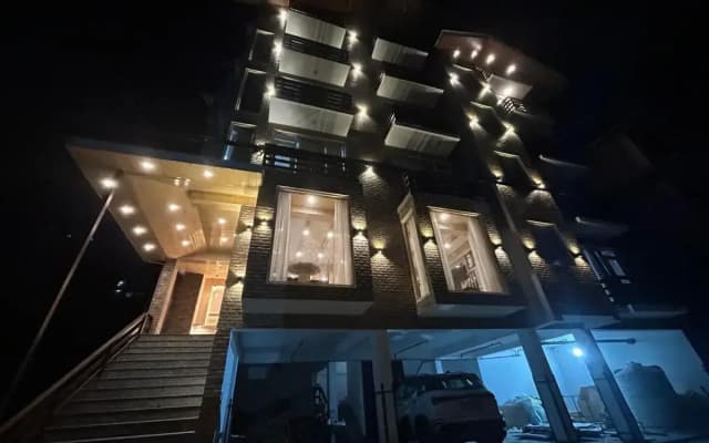 Hotel Emmjay Greens