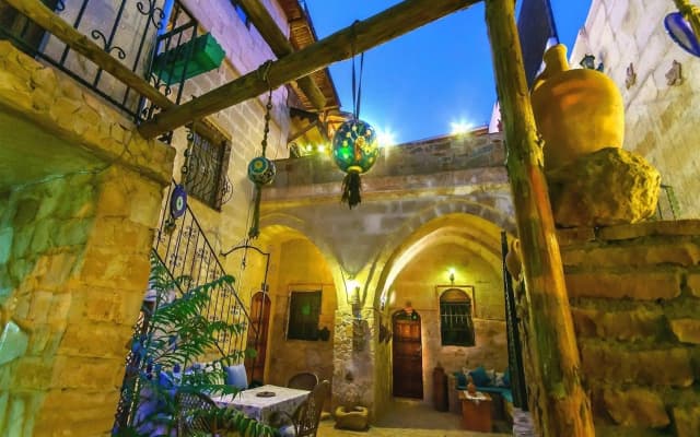 Adanos Konuk Evi