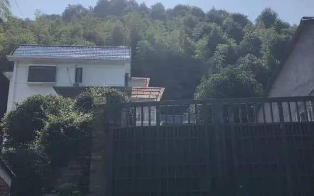 A homestay which embrace the mountains in jingdezhen