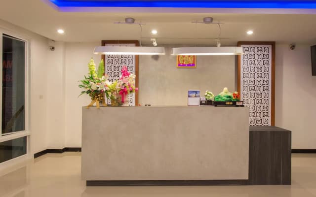 Krabi Inn And Omm Hotel